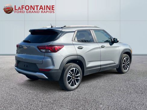 Used 2025 Chevrolet TrailBlazer LT image 7