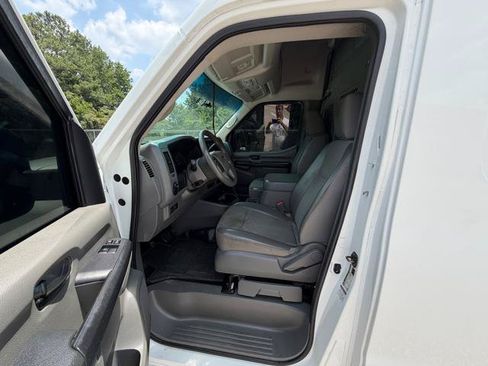 Used 2018 Nissan NV 2500 SV RWD image 18