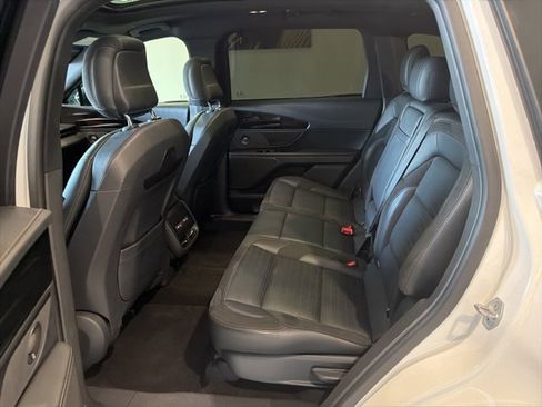 Used 2024 Lincoln Nautilus Reserve w/ Equipment Group 202A image 15