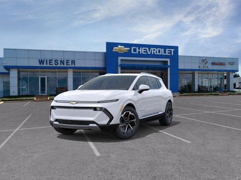 New 2025 Chevrolet Equinox EV LT image 8