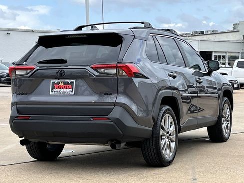 Used 2025 Toyota RAV4 XLE Premium image 4