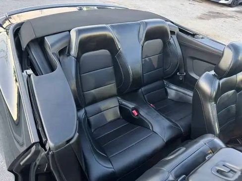 Used 2022 Ford Mustang Convertible RWD image 19