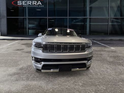 Used 2023 Jeep Grand Wagoneer Series II image 6