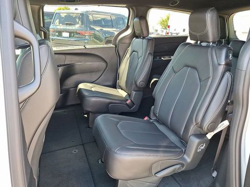 New 2026 Chrysler Voyager LX FWD image 9