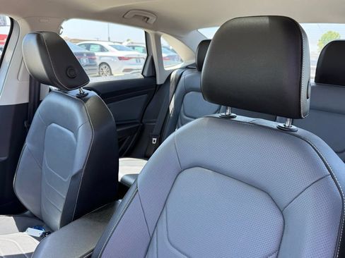 Used 2025 Volkswagen Jetta SEL FWD image 15