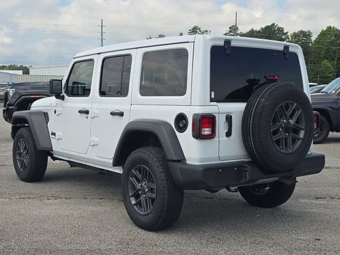 Used 2025 Jeep Wrangler Unlimited Sport AWD/4WD image 3