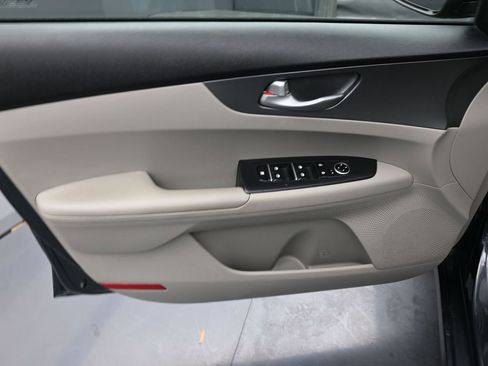 Used 2019 Kia Forte LXS image 19