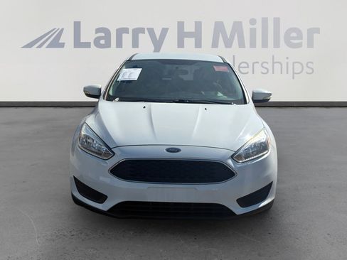 Used 2016 Ford Focus SE w/ SE Power Seat Package image 8