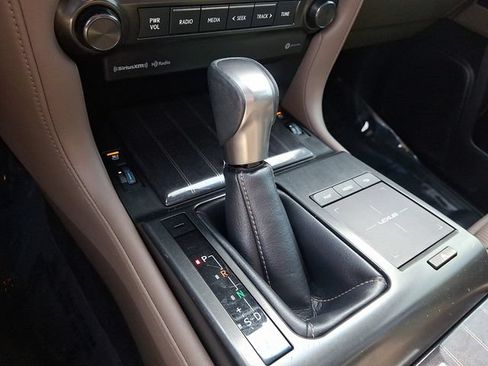 Used 2022 Lexus GX 460 Premium w/ Premium Package AWD/4WD image 18