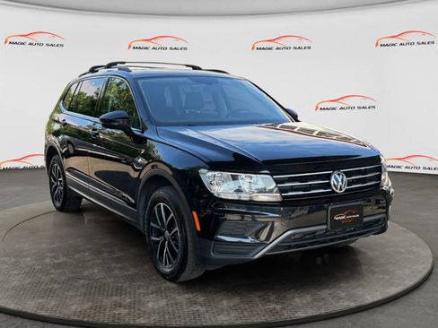 Used 2021 Volkswagen Tiguan SE w/ Panoramic Sunroof Package AWD/4WD image 5