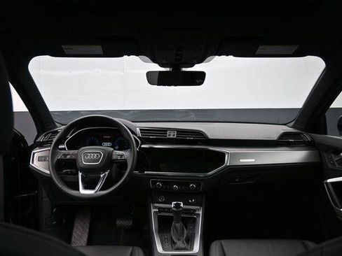 Used 2025 Audi Q3 2.0T Premium w/ Convenience Package AWD/4WD image 29