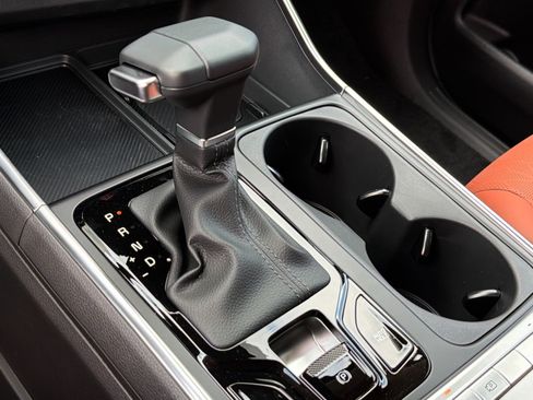 New 2026 Kia Carnival EX FWD image 24
