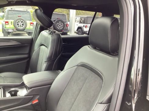 New 2025 Jeep Grand Cherokee L Altitude AWD/4WD image 28