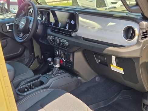 New 2025 Jeep Gladiator Willys image 6