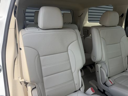 Used 2023 GMC Acadia Denali w/ Denali Technology Package FWD image 21