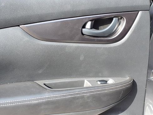 Used 2021 Nissan Rogue Sport S image 34