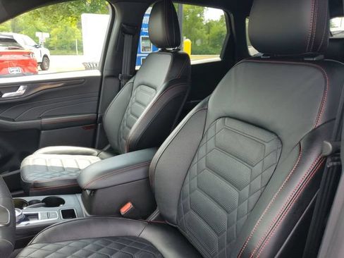 Certified 2024 Ford Escape ST-Line Elite w/ Premium Technology Package AWD/4WD image 16