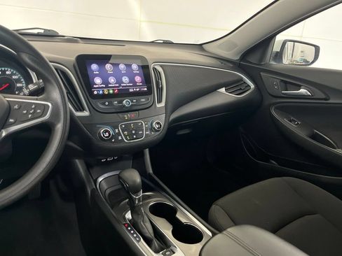 Used 2023 Chevrolet Malibu LT FWD image 33