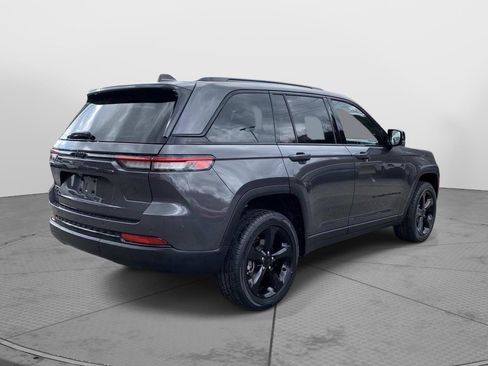 Used 2023 Jeep Grand Cherokee Altitude AWD/4WD image 6