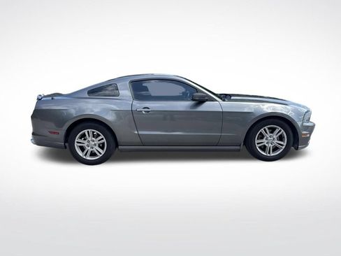 Used 2013 Ford Mustang Coupe RWD image 4