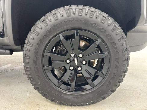 Used 2021 Chevrolet Colorado ZR2 w/ ZR2 Midnight Special Edition AWD/4WD image 31