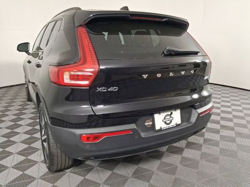 Used 2025 Volvo XC40 B5 Plus AWD/4WD image 12
