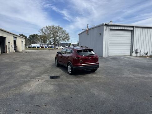 Used 2020 Nissan Rogue Sport SV image 7