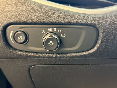 Used 2023 Chevrolet Malibu LT FWD image 38