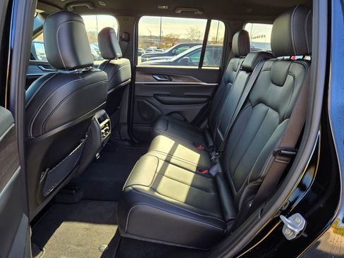 New 2025 Jeep Grand Cherokee Limited image 27