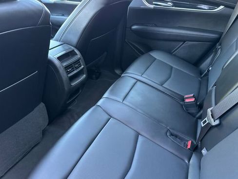 Used 2025 Cadillac XT5 Premium Luxury image 12