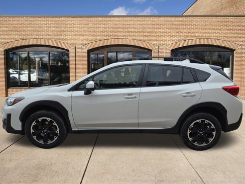 Used 2023 Subaru Crosstrek 2.0i Premium image 7