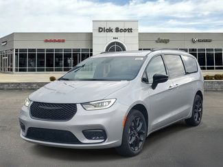 New 2026 Chrysler Pacifica Select w/ S Appearance Package video 2