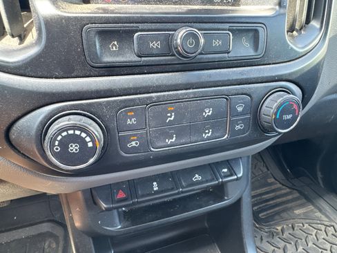 Used 2019 Chevrolet Colorado W/T w/ WT Convenience Package AWD/4WD image 10