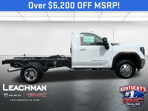 New 2026 GMC Sierra 3500 SLE w/ SLE Convenience Package AWD/4WD image 2