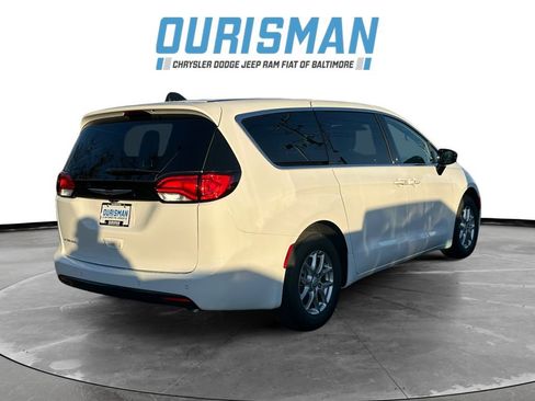 New 2026 Chrysler Voyager LX image 6