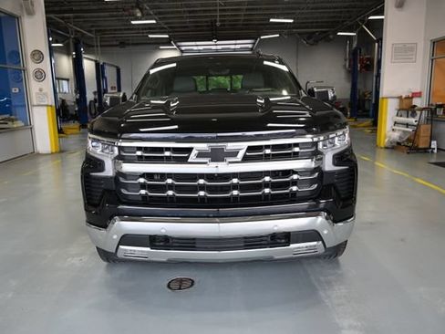 Used 2022 Chevrolet Silverado 1500 LTZ w/ LTZ Premium Package AWD/4WD image 2