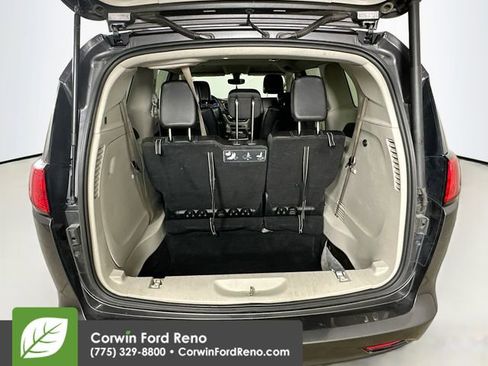 Used 2020 Chrysler Voyager Lxi FWD image 22