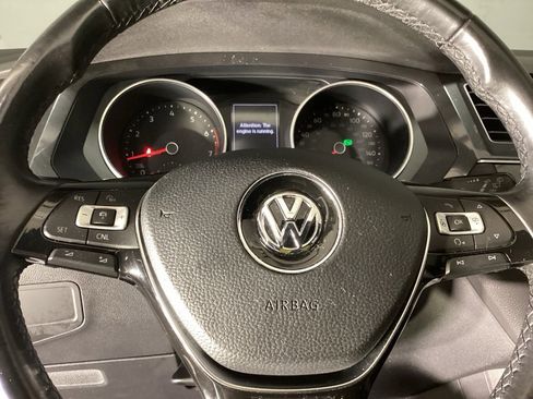 Used 2018 Volkswagen Tiguan SEL image 20