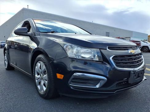 Used 2015 Chevrolet Cruze LS image 9