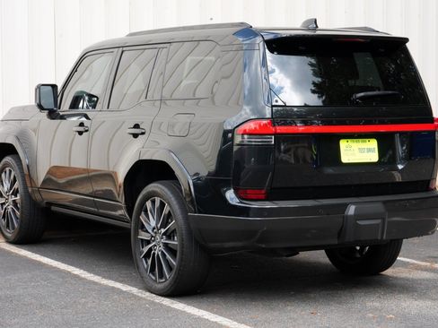 Used 2024 Lexus GX 550 w/ Cold Area Package AWD/4WD image 54