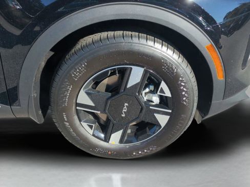 New 2026 Kia Sportage LX w/ LX Convenience Package FWD image 10
