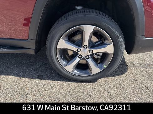 New 2026 Jeep Grand Cherokee L Limited w/ Luxury Tech Group II AWD/4WD image 8