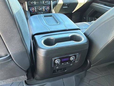 Used 2023 Chevrolet Suburban Premier AWD/4WD image 21