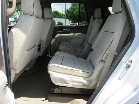 Used 2026 GMC Yukon Denali w/ Sun & Power Step Package AWD/4WD image 35