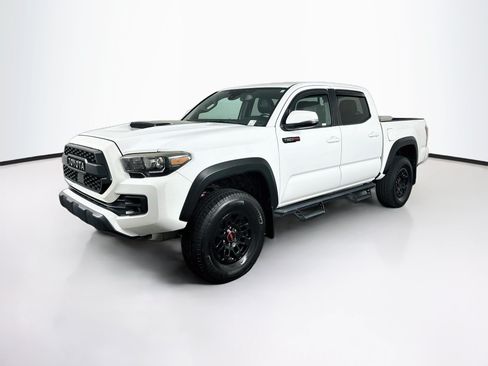 Used 2018 Toyota Tacoma TRD Pro AWD/4WD image 3