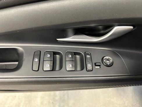 Used 2023 Hyundai Elantra Limited FWD image 24