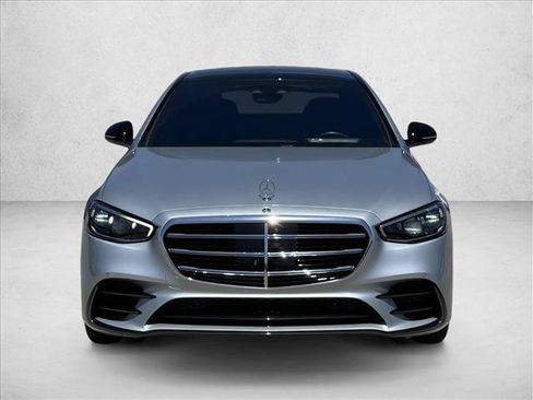 Used 2024 Mercedes-Benz S 580 4MATIC Sedan image 2