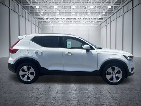 Used 2019 Volvo XC40 T5 Momentum AWD/4WD image 23