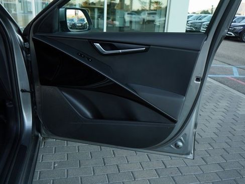 Used 2023 Kia Niro EX image 14