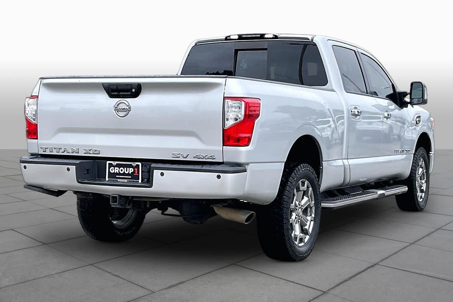 Used 2018 Nissan Titan SV w/ SV Convenience Package AWD/4WD image 13